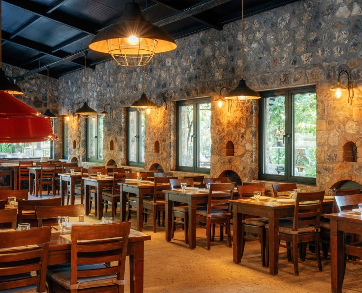 Kayaköy Fethiye - Cin Bal’da doğa içinde odun ateşinde pişen et keyfi